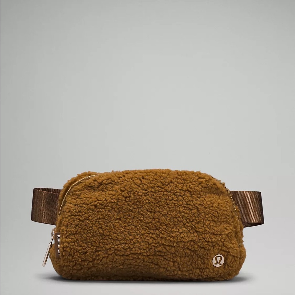 Lululemon Everywhere Fleece Belt Bag 1L in Burnt Caramel